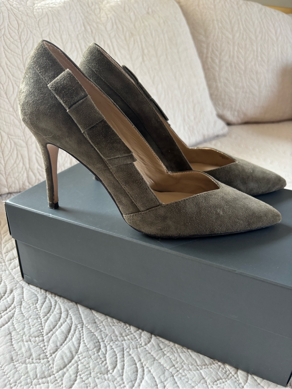 Ann Taylor Kayla suede side bow pumps, camo green